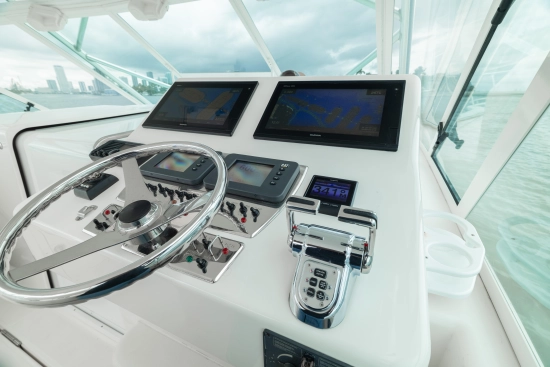 Cabo Yachts 35 Express usado à venda