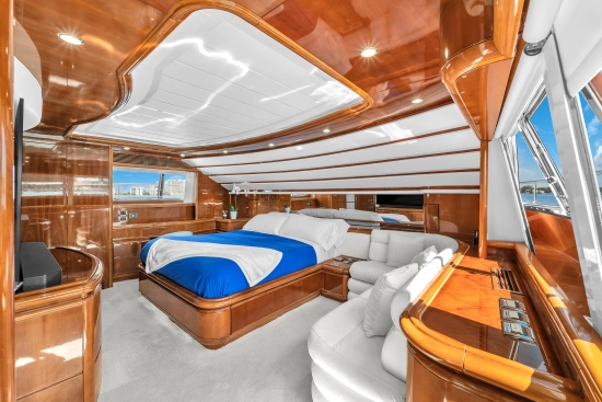 Ferretti Custom Line 94 usata in vendita