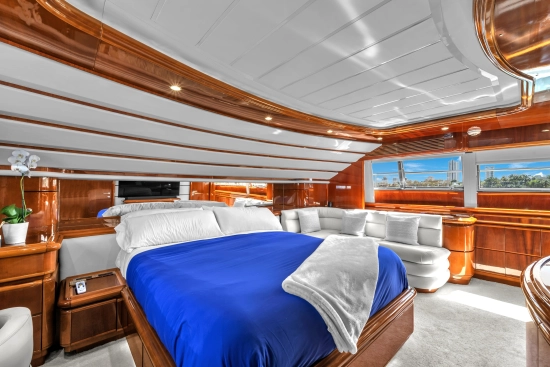 Ferretti Custom Line 94 usata in vendita