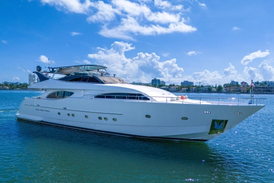 Ferretti Custom Line 94 usata in vendita