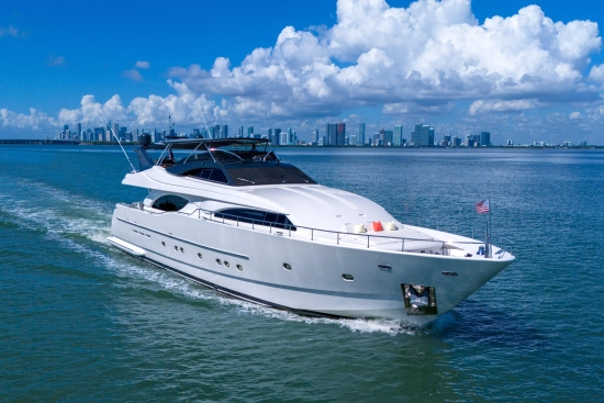 Ferretti Custom Line 94 usata in vendita