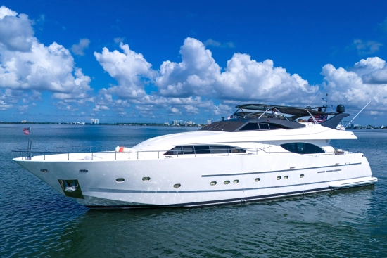 Ferretti Custom Line 94 usata in vendita
