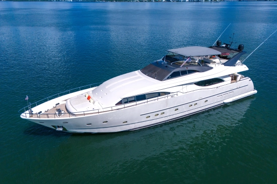 Ferretti Custom Line 94 usata in vendita