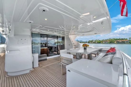 Ferretti Custom Line 94 usata in vendita