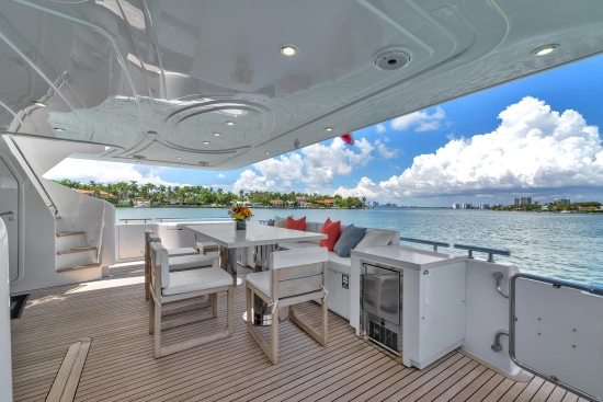 Ferretti Custom Line 94 usata in vendita