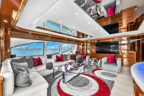 Ferretti Custom Line 94 usata in vendita