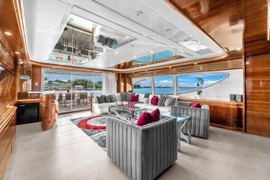 Ferretti Custom Line 94 usata in vendita