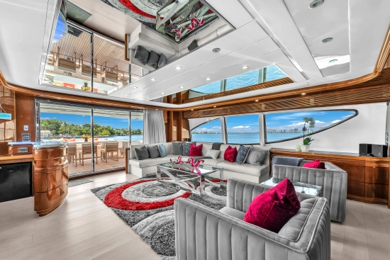 Ferretti Custom Line 94 usata in vendita