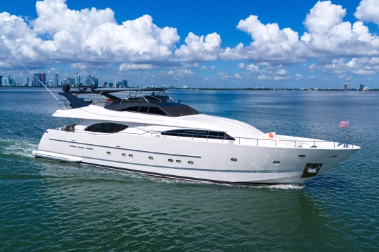 Ferretti Custom Line 94 usata in vendita