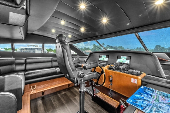 Ferretti Custom Line 94 usata in vendita