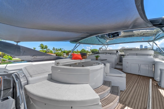 Ferretti Custom Line 94 usata in vendita