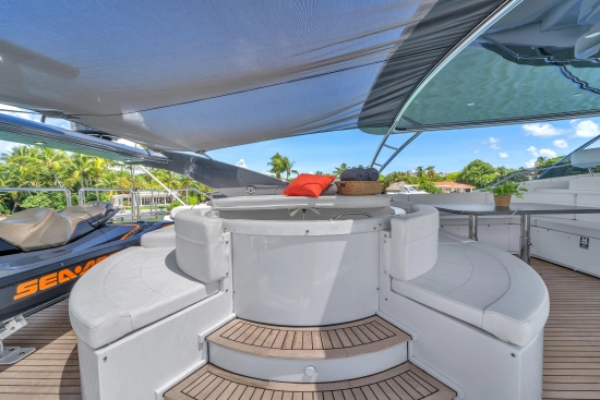 Ferretti Custom Line 94 usata in vendita