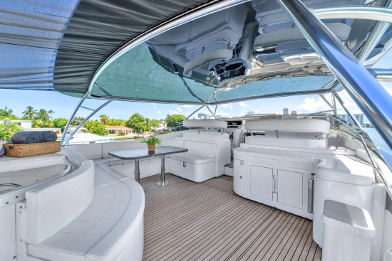 Ferretti Custom Line 94 usata in vendita