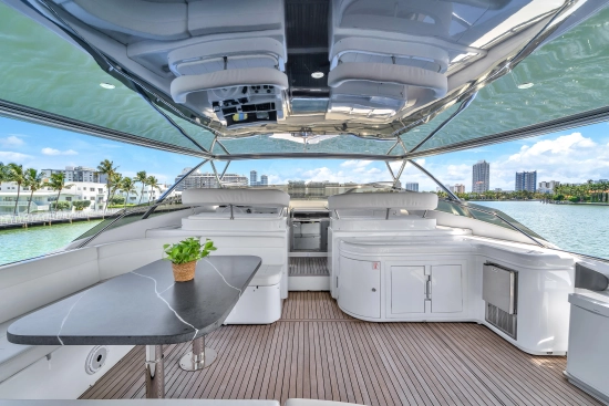 Ferretti Custom Line 94 usata in vendita