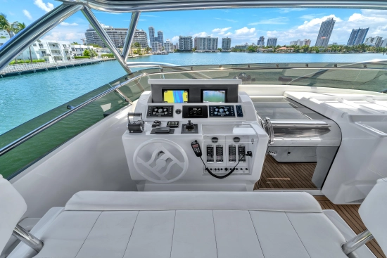 Ferretti Custom Line 94 usata in vendita