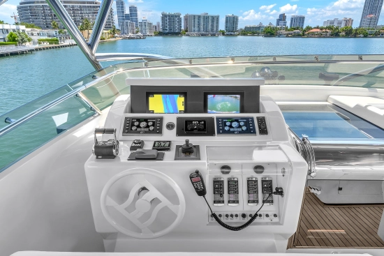 Ferretti Custom Line 94 usata in vendita
