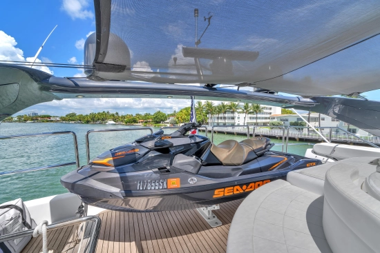 Ferretti Custom Line 94 usata in vendita