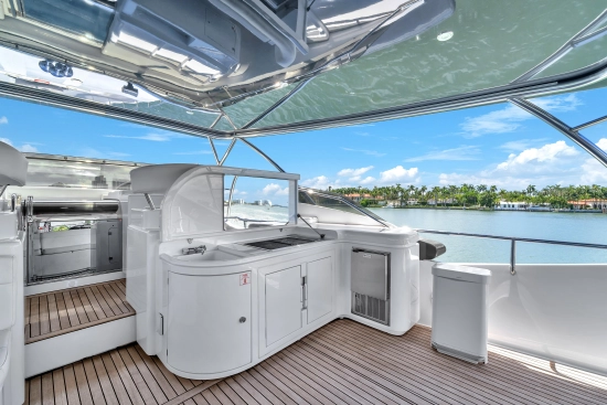 Ferretti Custom Line 94 usata in vendita