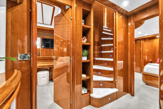 Ferretti Custom Line 94 usata in vendita