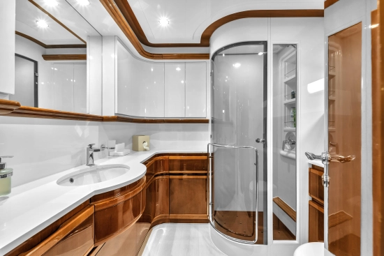 Ferretti Custom Line 94 usata in vendita