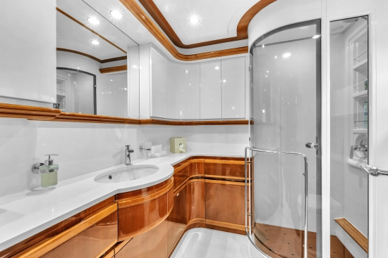 Ferretti Custom Line 94 usata in vendita