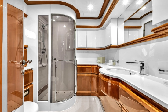 Ferretti Custom Line 94 usata in vendita