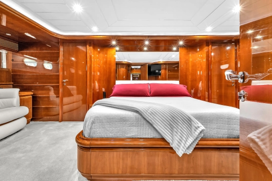 Ferretti Custom Line 94 usata in vendita
