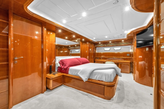 Ferretti Custom Line 94 usata in vendita