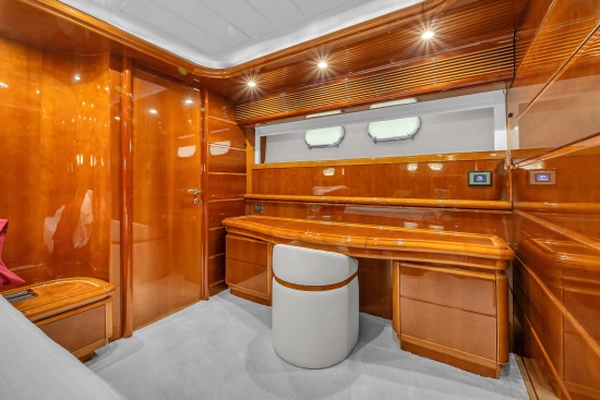Ferretti Custom Line 94 usata in vendita