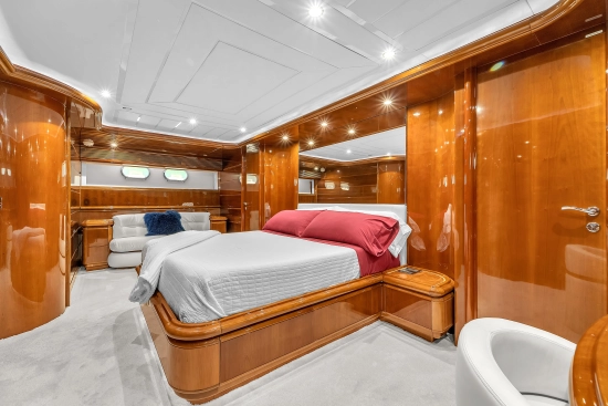 Ferretti Custom Line 94 usata in vendita
