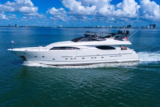 Ferretti Custom Line 94 usata in vendita