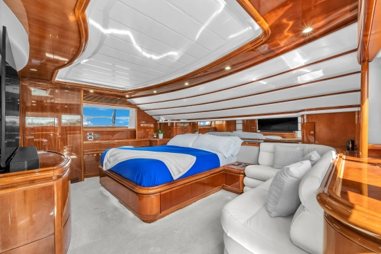 Ferretti Custom Line 94 usata in vendita