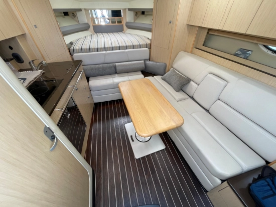 Monterey 335 Sport Yacht usata in vendita
