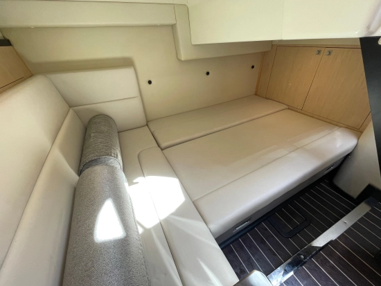 Monterey 335 Sport Yacht usata in vendita