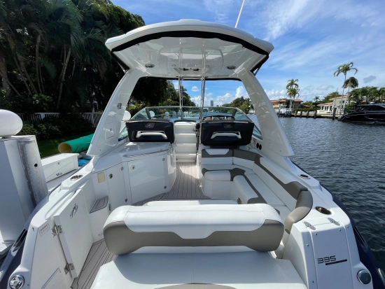 Monterey 335 Sport Yacht usata in vendita