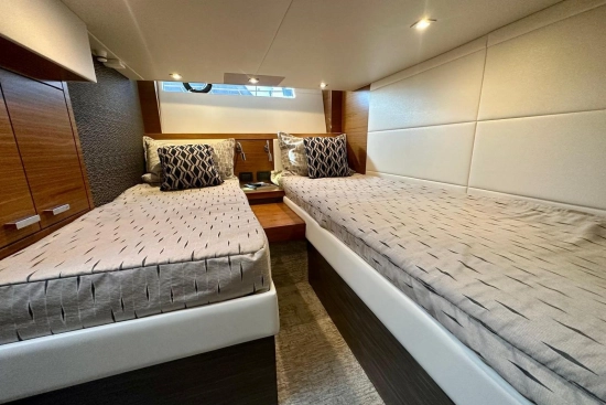 Tiara F44 Flybridge de segunda mano en venta