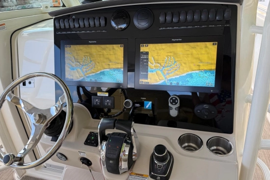 Boston Whaler 380 Outrage usata in vendita