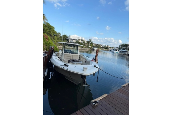 Boston Whaler 380 Outrage usata in vendita
