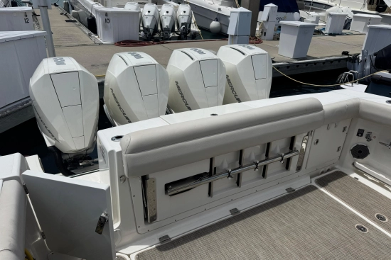 Boston Whaler 380 Outrage usata in vendita