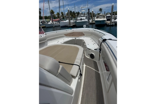 Boston Whaler 380 Outrage usata in vendita