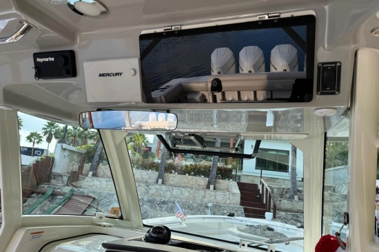 Boston Whaler 380 Outrage usata in vendita