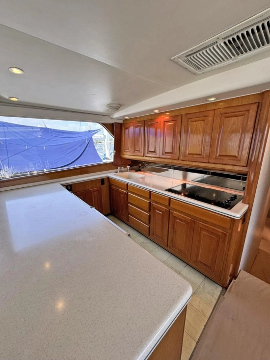 Viking Yachts 58 Convertible de segunda mano en venta