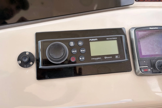 Sea Ray Sundancer 350 usado à venda