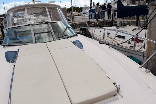 Sea Ray Sundancer 350 usado à venda