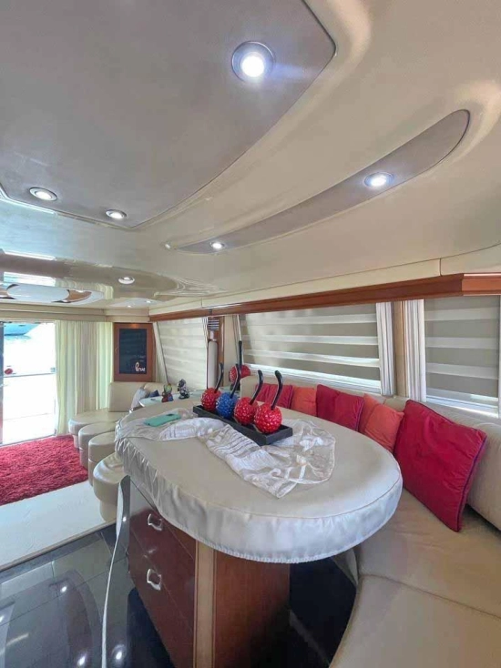Sea Ray Sedan Bridge de segunda mano en venta
