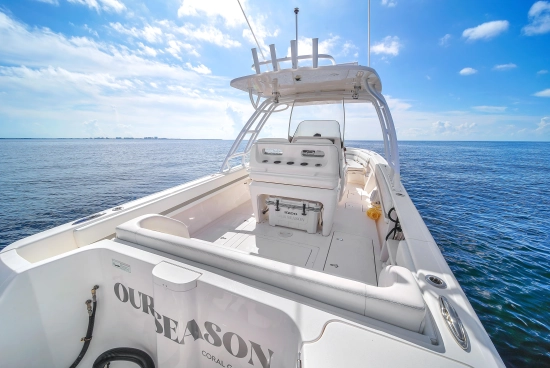 Intrepid Boats 327 Center Console usata in vendita