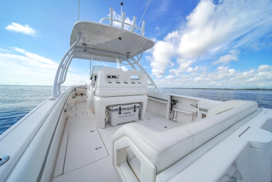 Intrepid Boats 327 Center Console usata in vendita