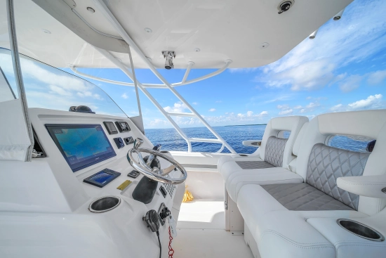 Intrepid Boats 327 Center Console usata in vendita
