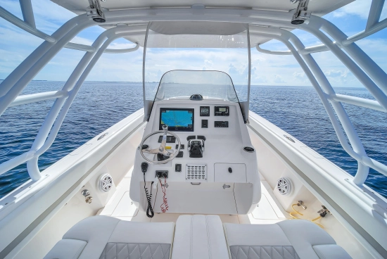 Intrepid Boats 327 Center Console usata in vendita