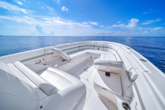 Intrepid Boats 327 Center Console usata in vendita